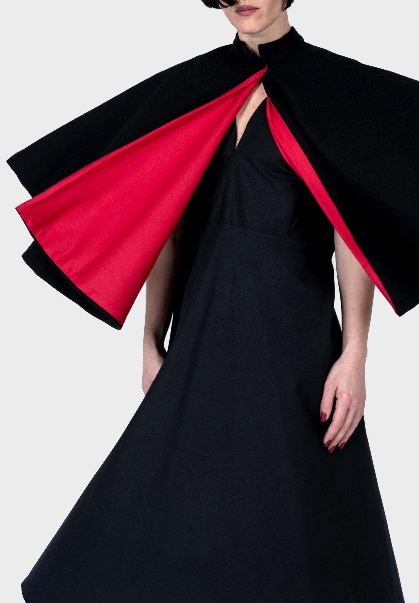 Melania cape coat - black